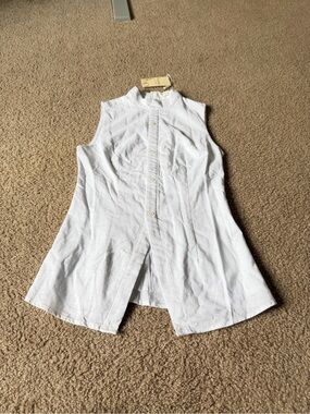 NWT Modesees sleeveless white blouse Size S
